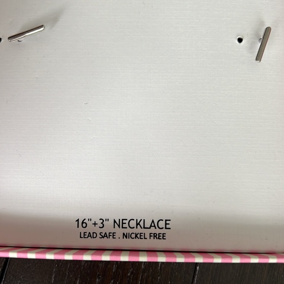 House of Harlow Gold Shell Necklace - Picture 9 of 9